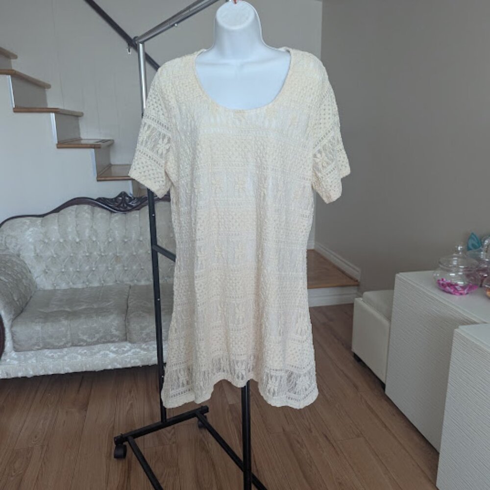 Long Short Sleeve Cream White Lace Top Size XL